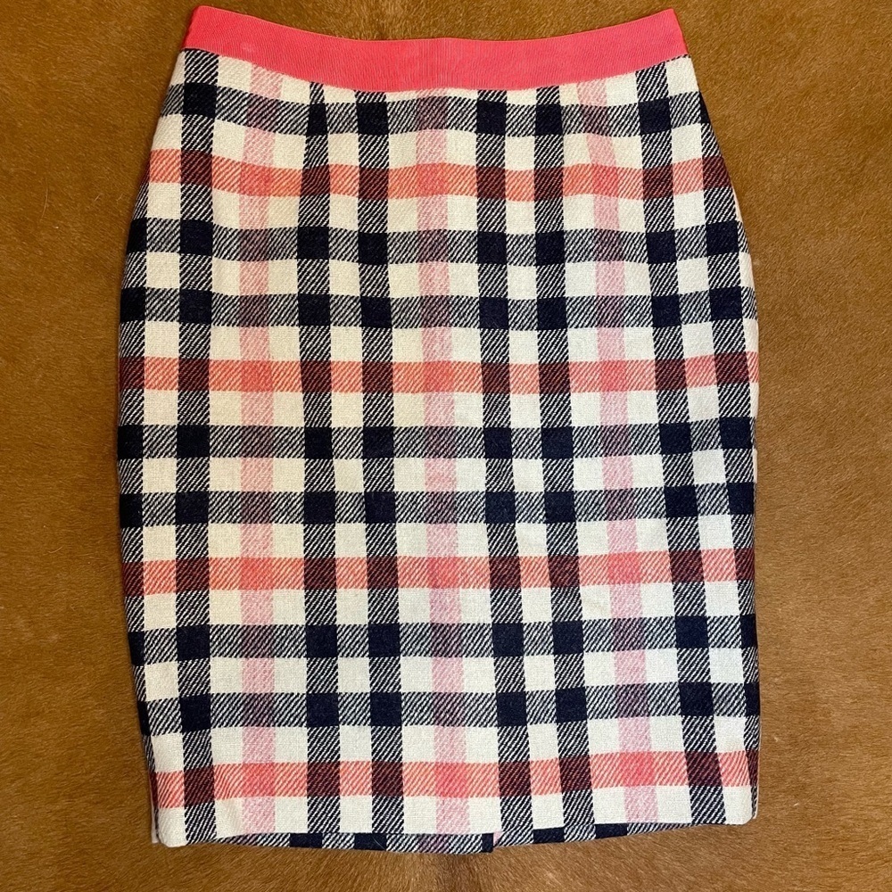 Boden pink cream and navy wool plaid skirt. British Tweed by Mallalieus size 2p